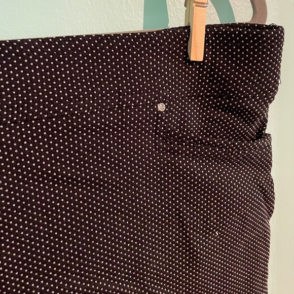 B&W polka dot Bermuda shorts - Picture 2 of 6